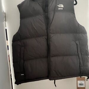 The North Face x SKIMS Women’s Brown 700 Fill Down Puffer Vest